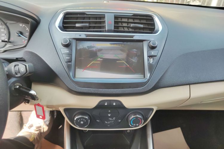 福特 福睿斯 2015款 1.5L 自动舒适型中控内饰16