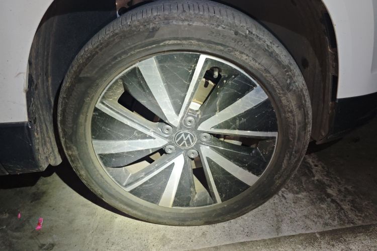 大众 途岳 2023款 300TSI 两驱皎月版车身外观6002