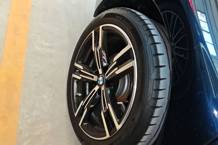 宝马3系 2024款 325i M运动套装车身外观6008