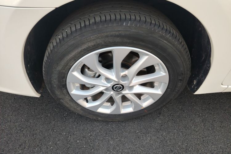 日产 轩逸 2024款 改款 经典 1.6XE CVT舒适版车身外观6007