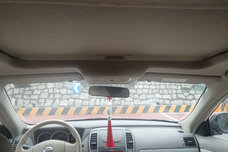 日产 轩逸 2018款 经典 1.6XE+ CVT豪华版中控内饰22