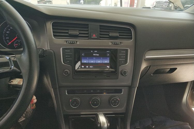 大众 高尔夫 2016款 230TSI 自动舒适型中控内饰16