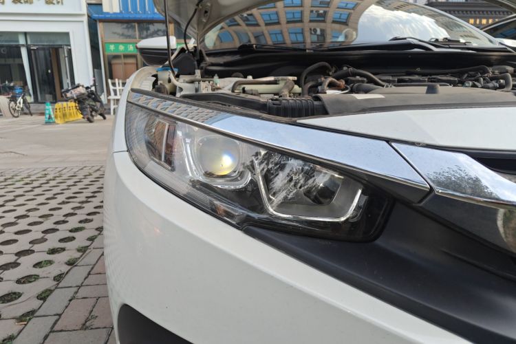 本田 思域 2016款 220TURBO 手动豪华版车身外观8