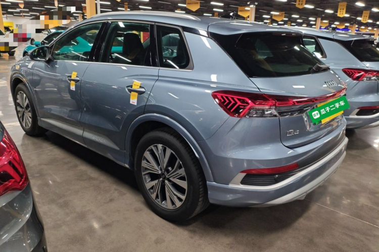 奥迪Q4 e-tron 2024款 40 e-tron 创行版车身外观4