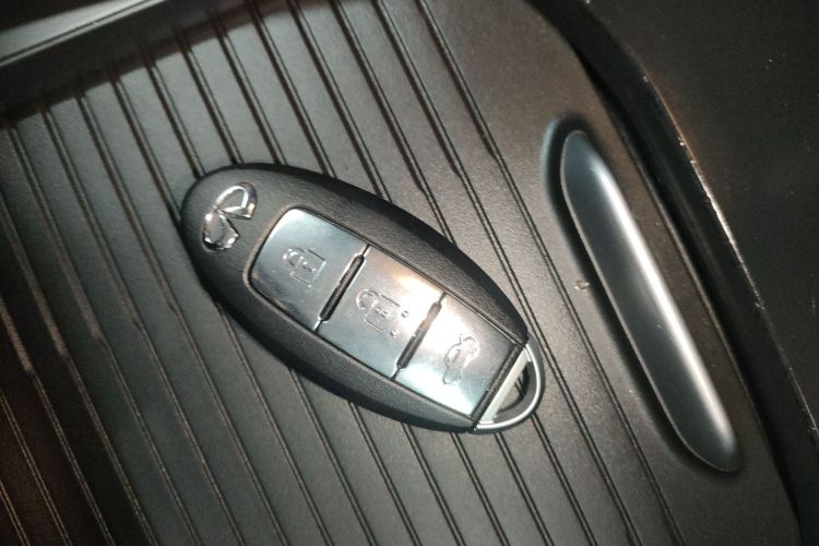 英菲尼迪QX50 2020款 2.0T 两驱时尚版中控内饰7001