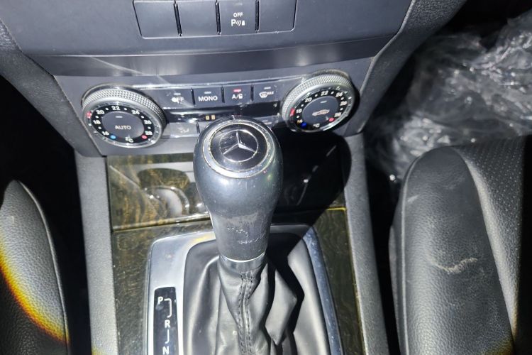 奔驰GLK级(进口) 2011款 GLK 300 4MATIC 动感型局部细节18