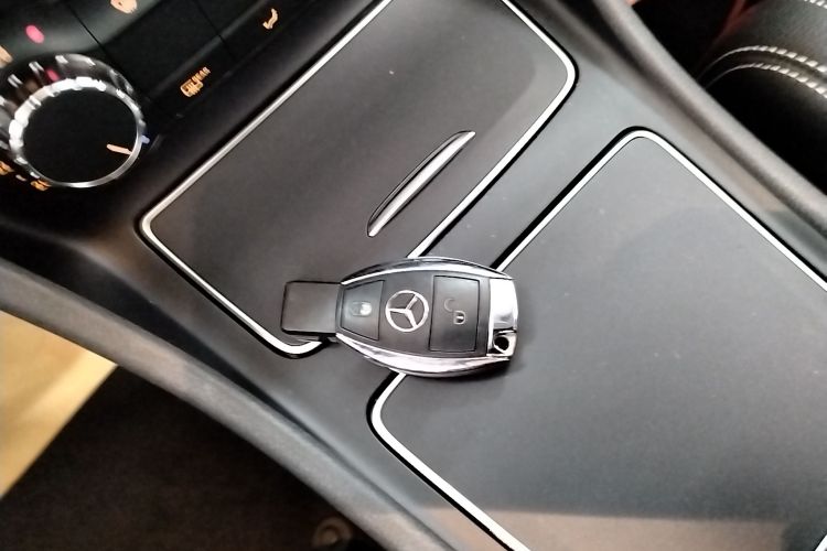 奔驰GLA 2018款 GLA 200 动感型中控内饰11