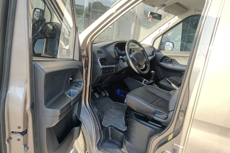 长安凯程 长安睿行M60 2023款 1.5L GDI舒适型客车6/7座中控内饰20