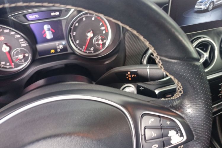 奔驰GLA 2018款 GLA 200 时尚型中控内饰18