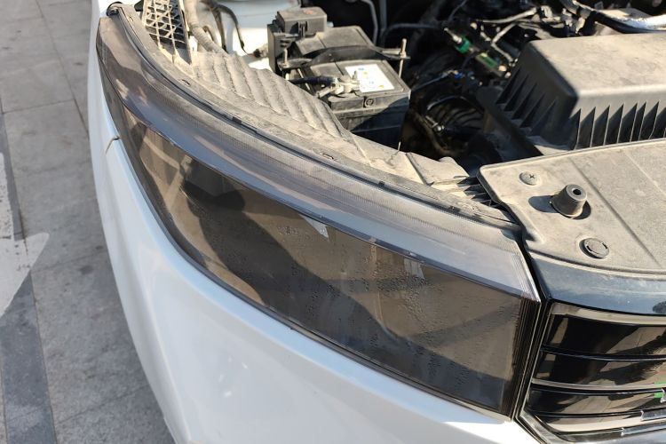 五菱汽车 五菱宏光PLUS 2019款 1.5T 手动舒适型 7座车身外观8