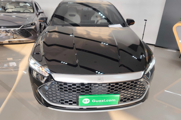 比亚迪 秦PLUS 2023款  冠军版 DM-i 120KM超越型车身外观6001