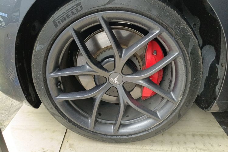 特斯拉 Model 3 2021款 改款二 Performance高性能全轮驱动版车身外观6007