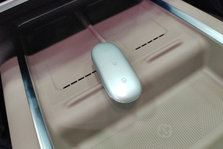 理想汽车 理想L6 2025款 Pro 智能焕新版中控内饰11