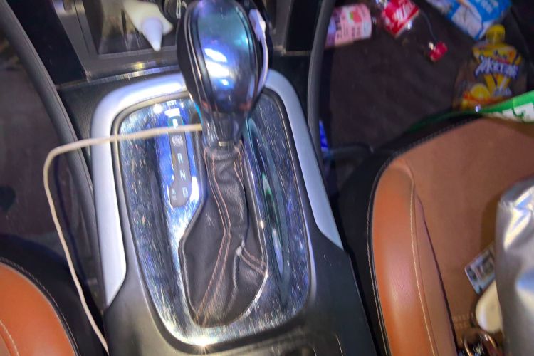 别克 君威 2015款 1.6T 精英技术型中控内饰18