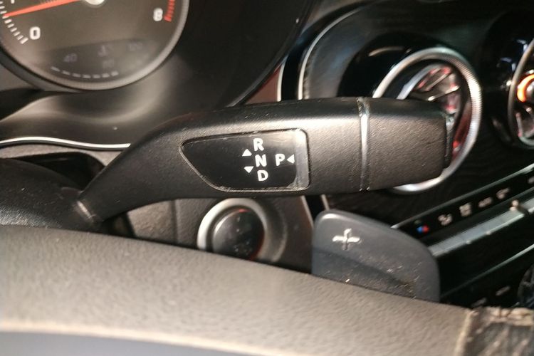 奔驰C级 2018款 C 180 L 时尚型运动版局部细节18