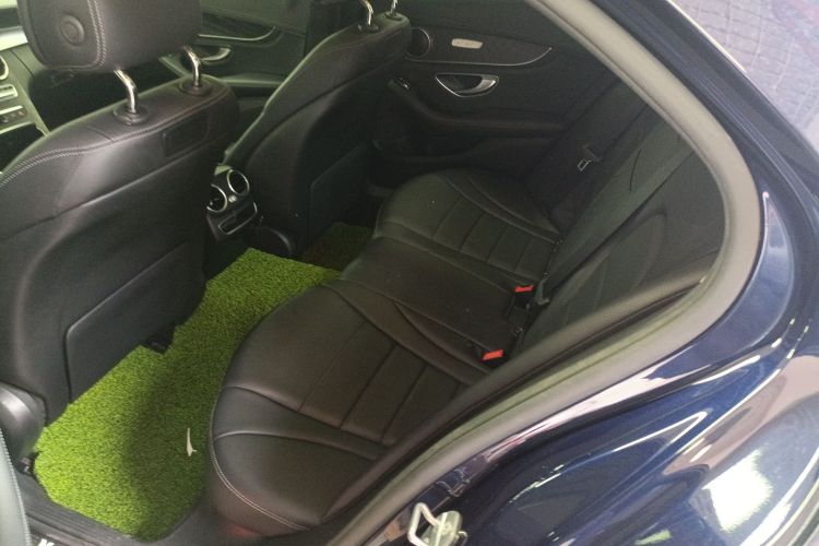 奔驰C级 2019款 C 260 L 运动版中控内饰7004