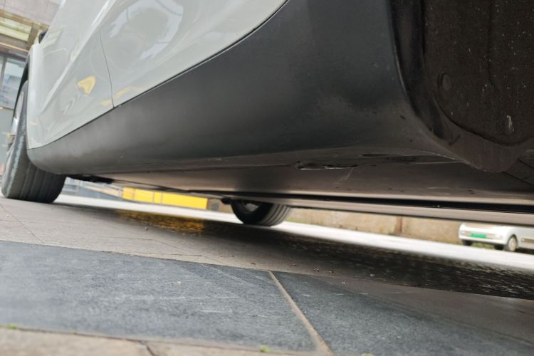 特斯拉 Model Y 2021款 标准续航后驱版局部细节9002