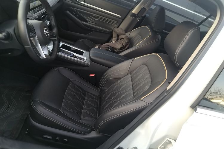 日产 天籁 2022款 2.0T XL 进享版中控内饰19