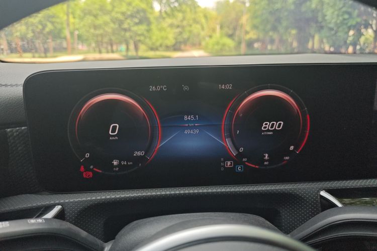 奔驰A级 2021款 A 200 L 运动轿车动感型中控内饰14