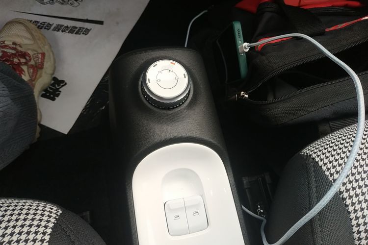 五菱汽车 宏光MINIEV 2024款 第三代 215km 进阶版局部细节18