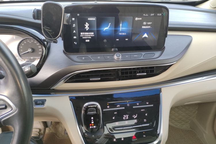 别克GL8 2023款 改款 陆上公务舱 豪华型中控内饰16