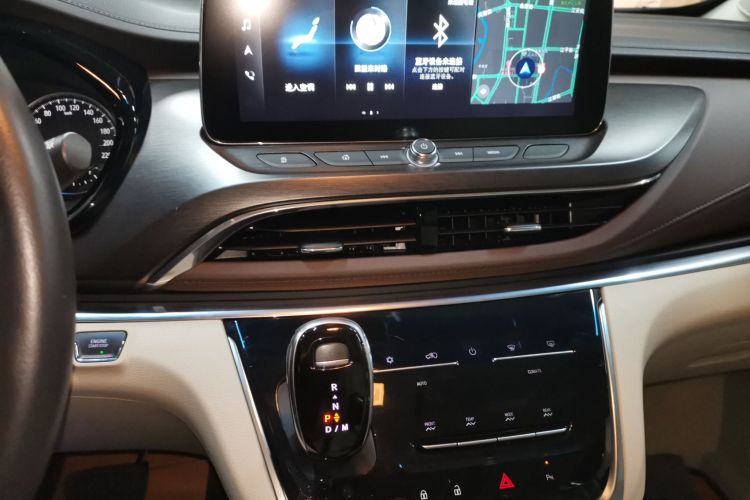 别克GL8 2021款 陆上公务舱 652T 豪华型中控内饰16