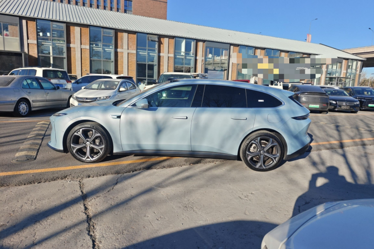 蔚来ET5T 2024款 75kWh Touring车身外观4