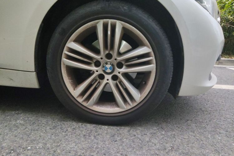 宝马3系 2017款 318i 时尚型车身外观6007