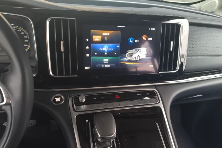 广汽传祺 传祺M8 2024款 领秀系列 390T 尊享版中控内饰16