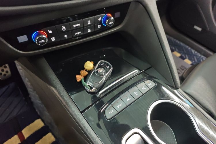 别克 君威 2020款 GS 28T 尊贵型中控内饰7001