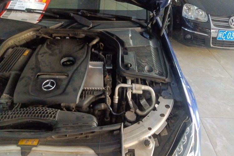 奔驰C级(进口) 2018款 C 200 轿跑车机舱底盘26