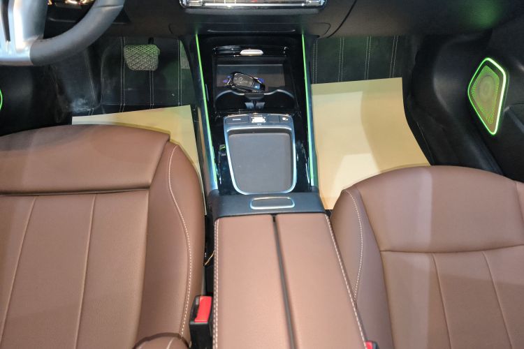 奔驰GLB 2025款 GLB 220 动感型局部细节18