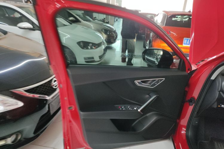 奥迪Q2L 2018款 35 TFSI 上市专享版 国VI中控内饰7007