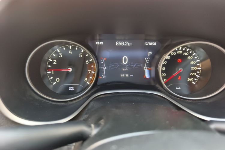 Jeep 指南者 2017款 200T 自动家享版中控内饰15