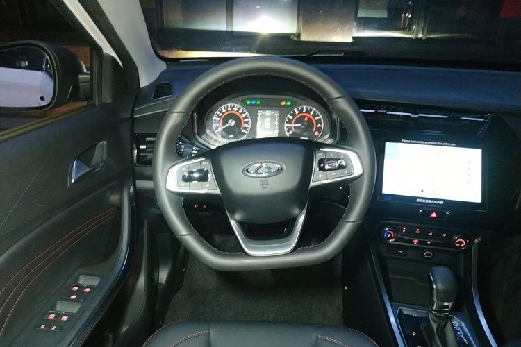 奇瑞 瑞虎3X 2021款 钻石版 1.5L CVT 3克拉中控内饰13