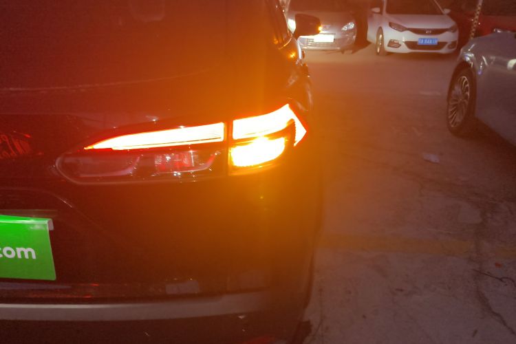 丰田 锋兰达 2022款 2.0L CVT豪华版车身外观6006