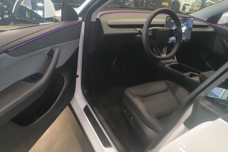 特斯拉 Model Y 2025款 后轮驱动版中控内饰20