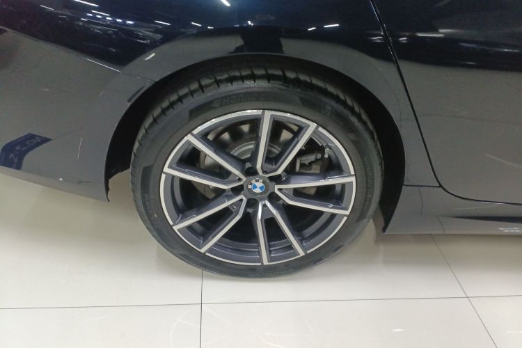 宝马3系 2025款 325Li M运动套装车身外观6002