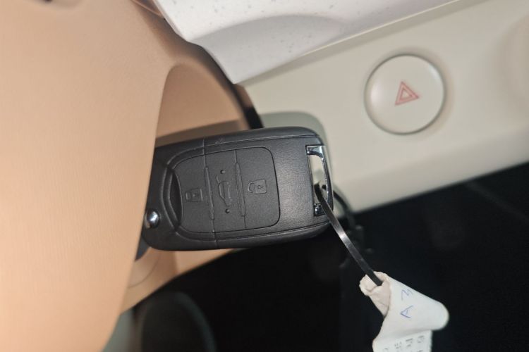 五菱汽车 宏光MINIEV 2024款 第三代 215km 青春版中控内饰7001