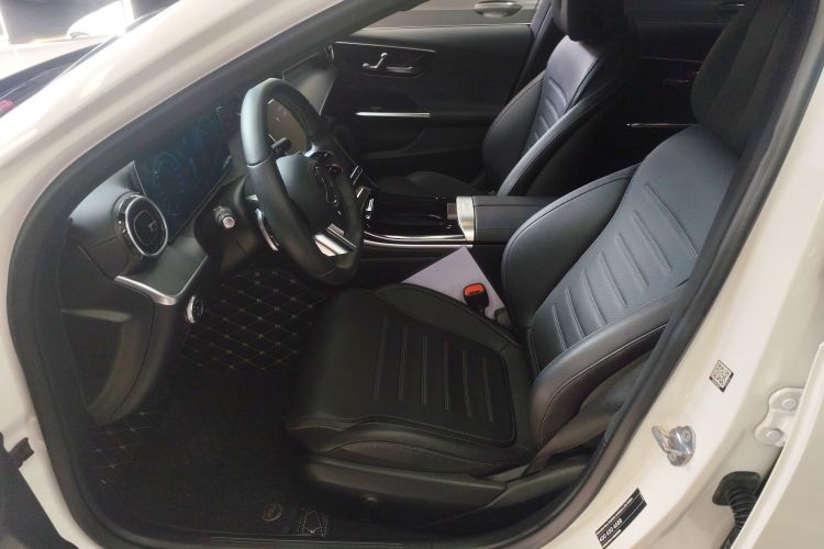 奔驰C级 2022款 C 200 L 运动版局部细节19