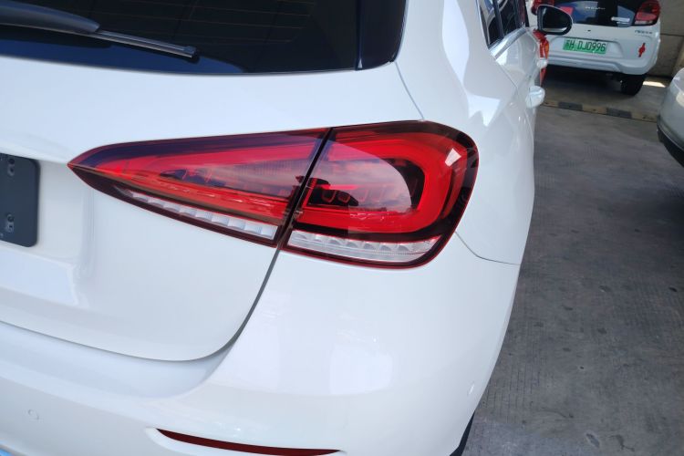 奔驰A级(进口) 2021款 A 200 时尚型车身外观6006