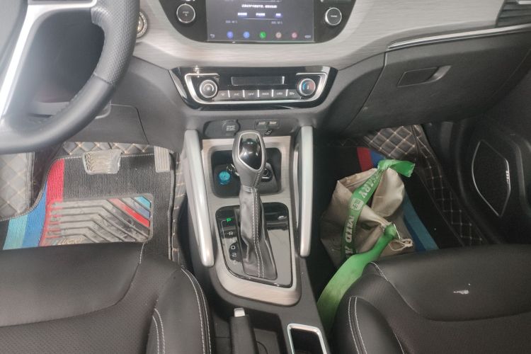 吉利汽车 远景X3 2017款 1.5L 自动尊贵型中控内饰18