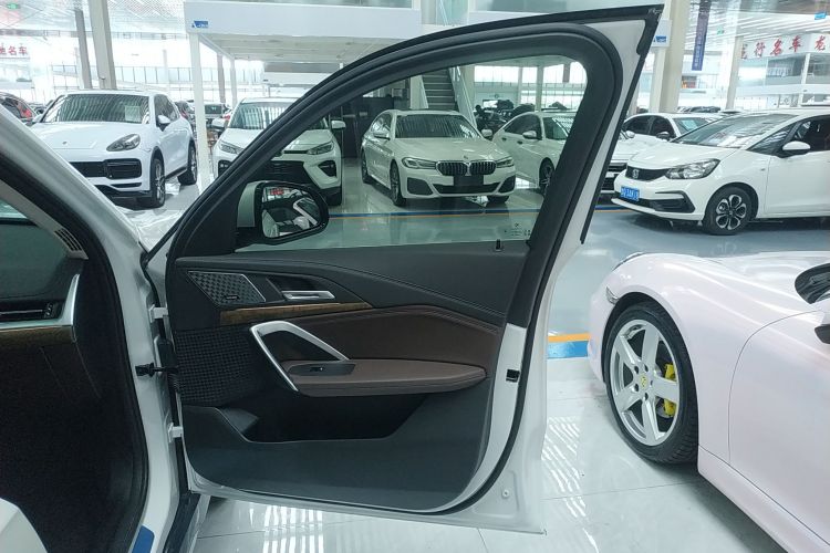 宝马X1 2023款 xDrive25Li X设计套装中控内饰42