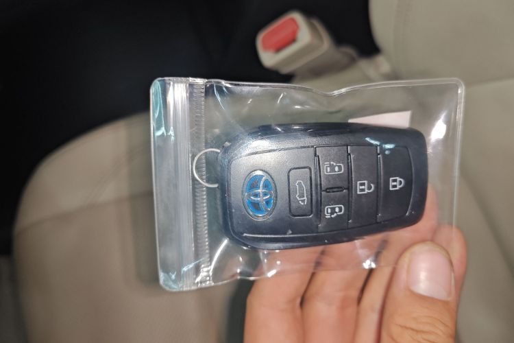 丰田 赛那SIENNA 2023款 2.5L混动 至尊版中控内饰11