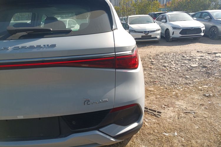 比亚迪 元PLUS 2022款 510KM 旗舰型车身外观9