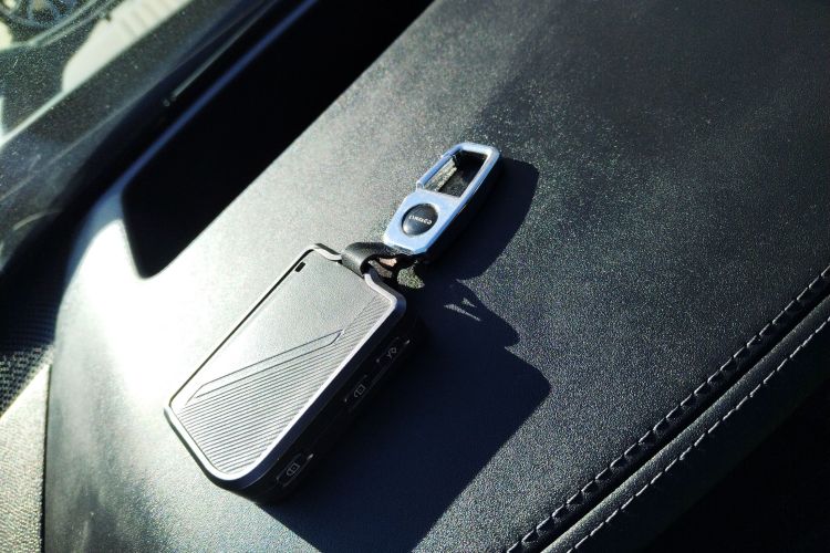 领克09 EM-P 2023款 2.0TD EM-P 远航版PM 七座中控内饰11