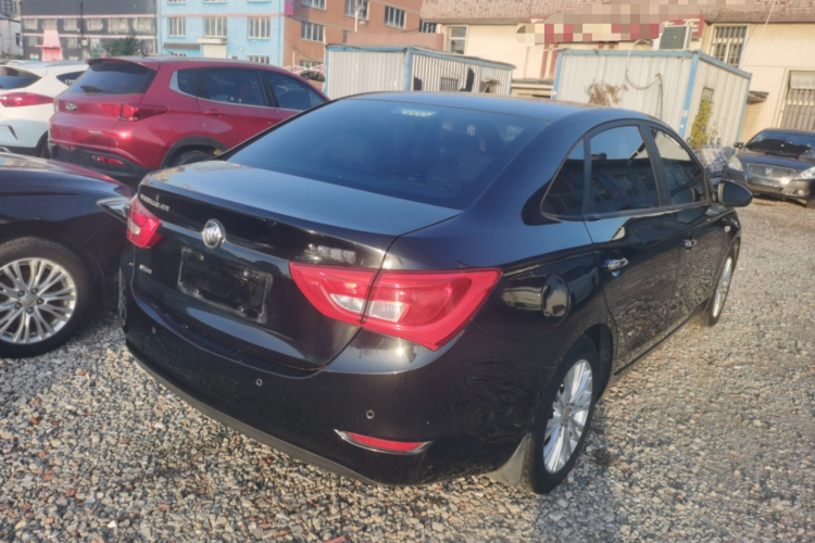 别克 英朗 2015款 15N 自动豪华型车身外观7