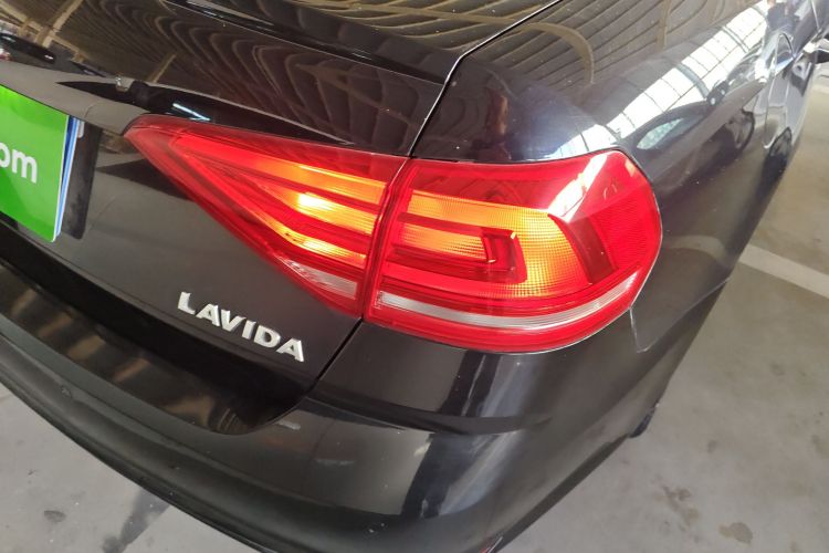 大众 朗逸 2017款 1.6L 自动风尚版车身外观9