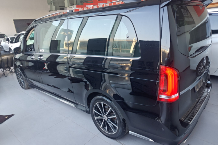 奔驰 威霆 2018款 2.0T 商务版 国VI车身外观6003