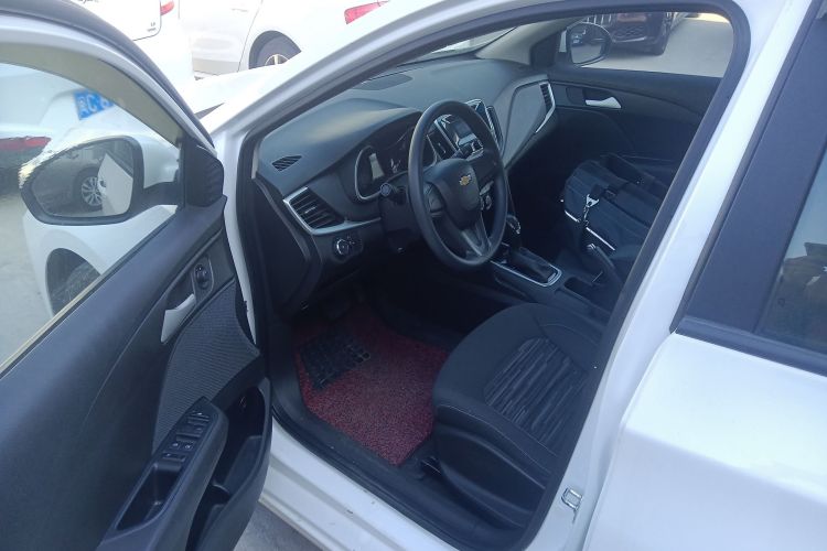 雪佛兰 科沃兹 2019款 320 自动欣享天窗版中控内饰20